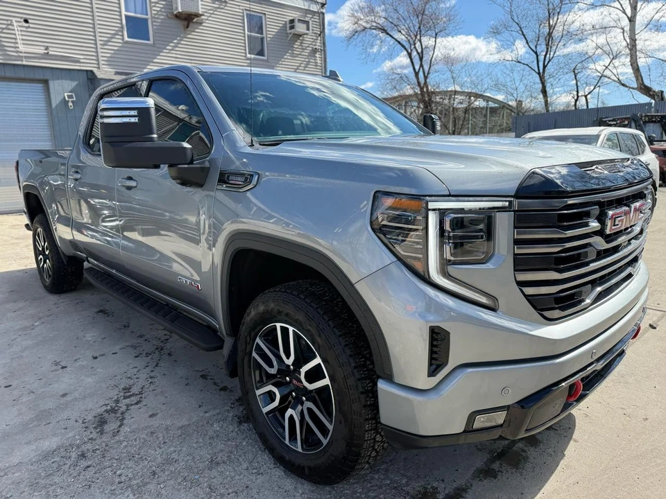 2025 GMC Sierra 5th Gen - Image 13 of 21
