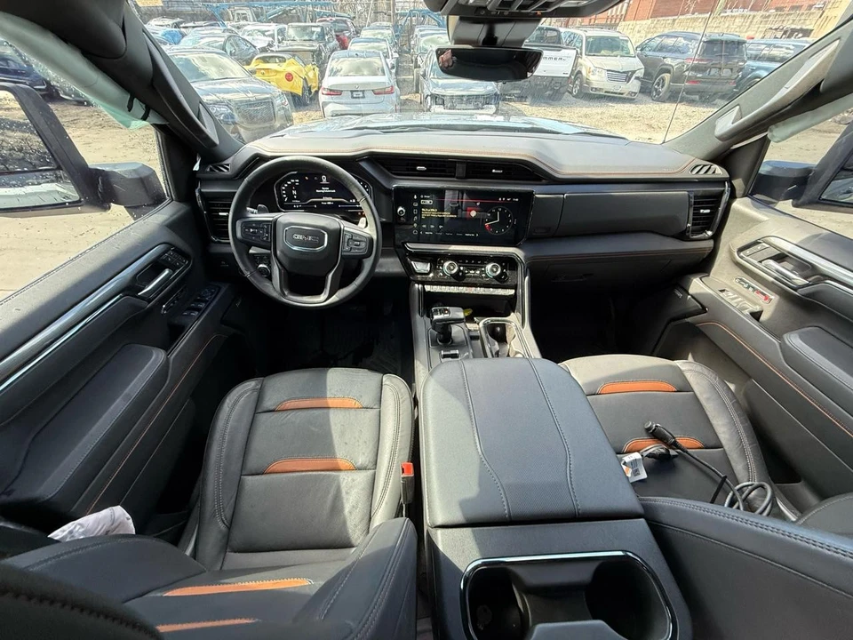 2025 GMC Sierra 5th Gen - Image 19 of 21