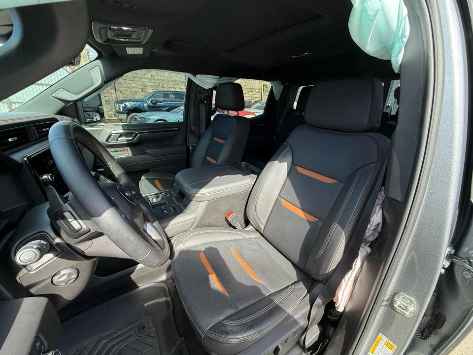 2025 GMC Sierra 5th Gen - Image 16 of 21