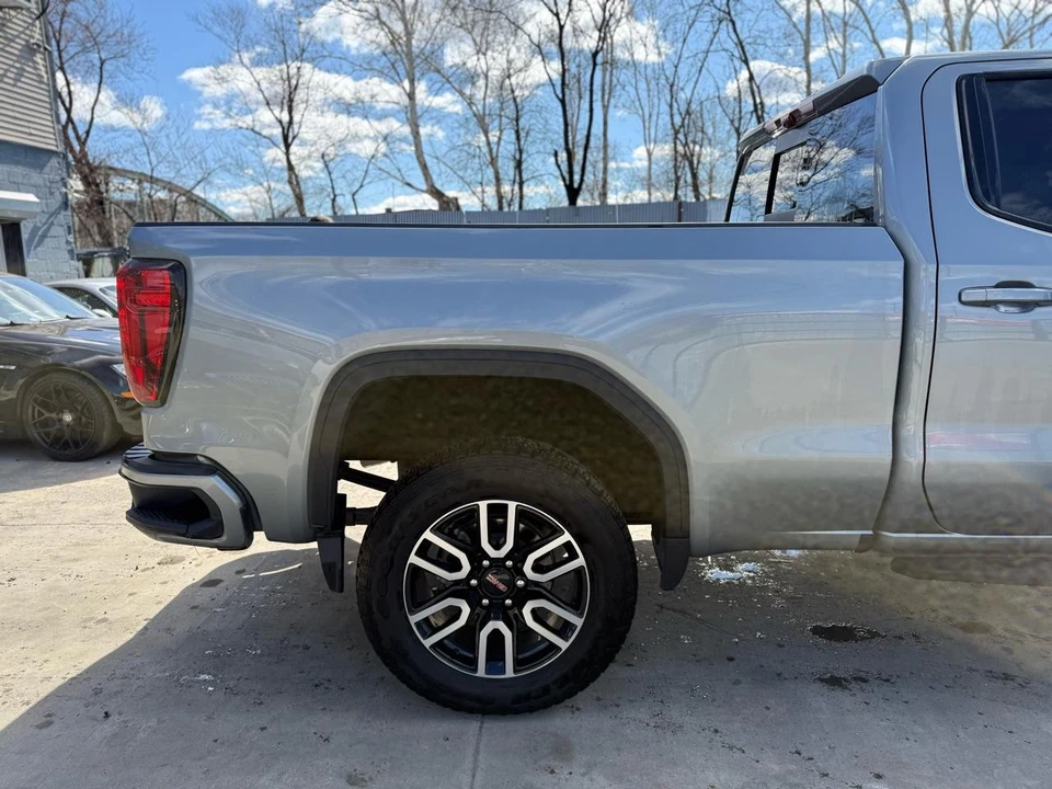 2025 GMC Sierra 5th Gen - Image 9 of 21