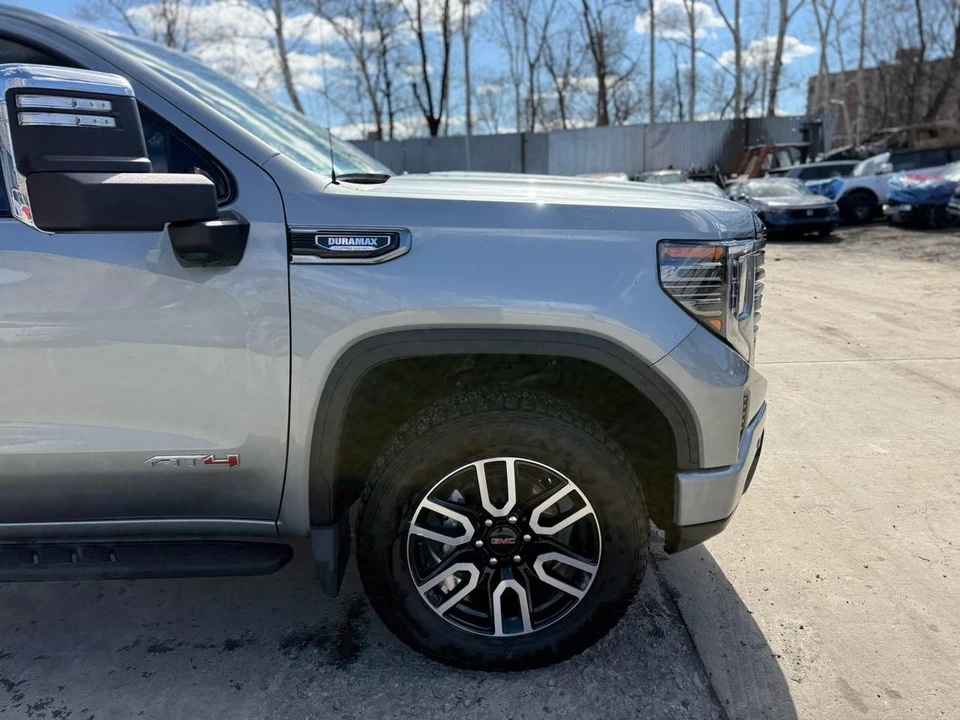 2025 GMC Sierra 5th Gen - Image 12 of 21