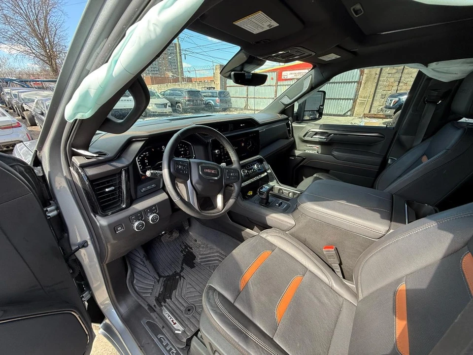 2025 GMC Sierra 5th Gen - Image 17 of 21