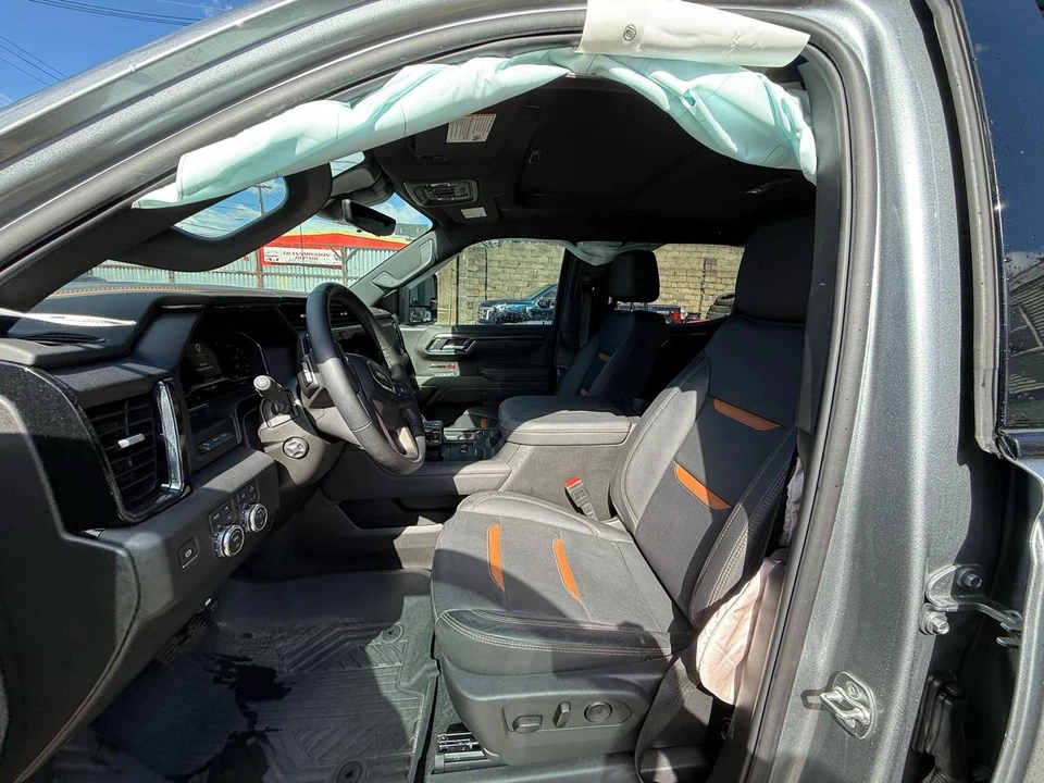 2025 GMC Sierra 5th Gen - Image 15 of 21