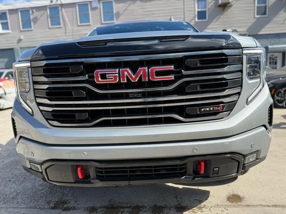 2025 GMC Sierra 5th Gen - Image 14 of 21