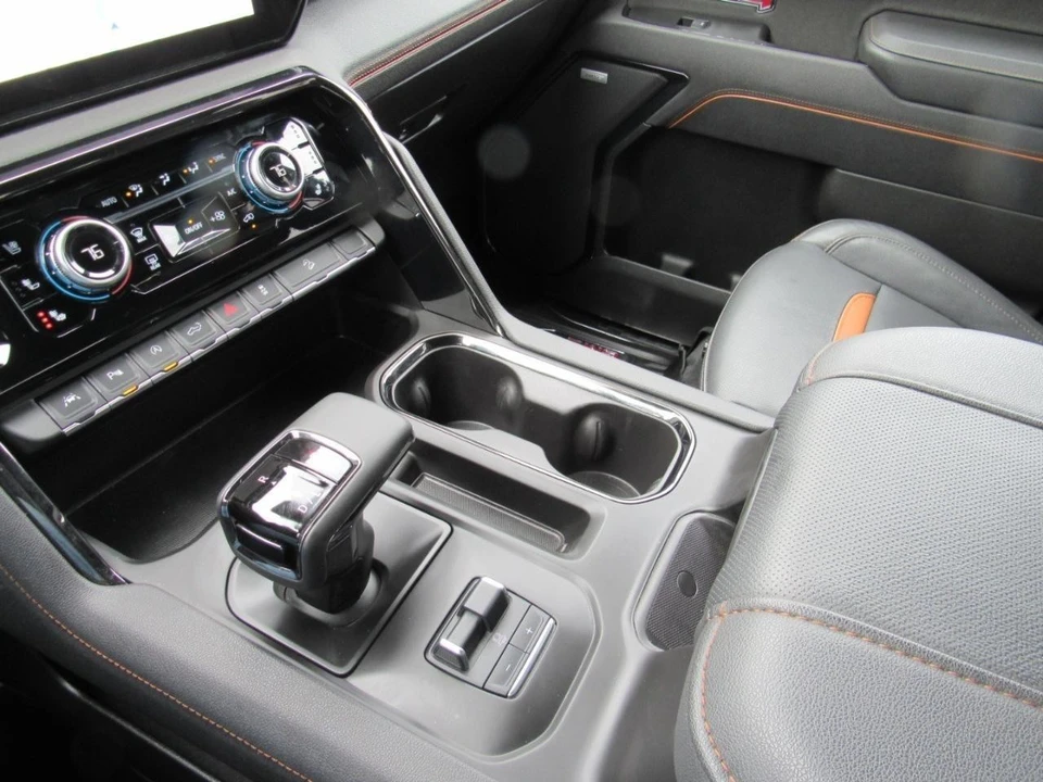 2025 GMC Sierra 5th Gen - Image 7 of 21