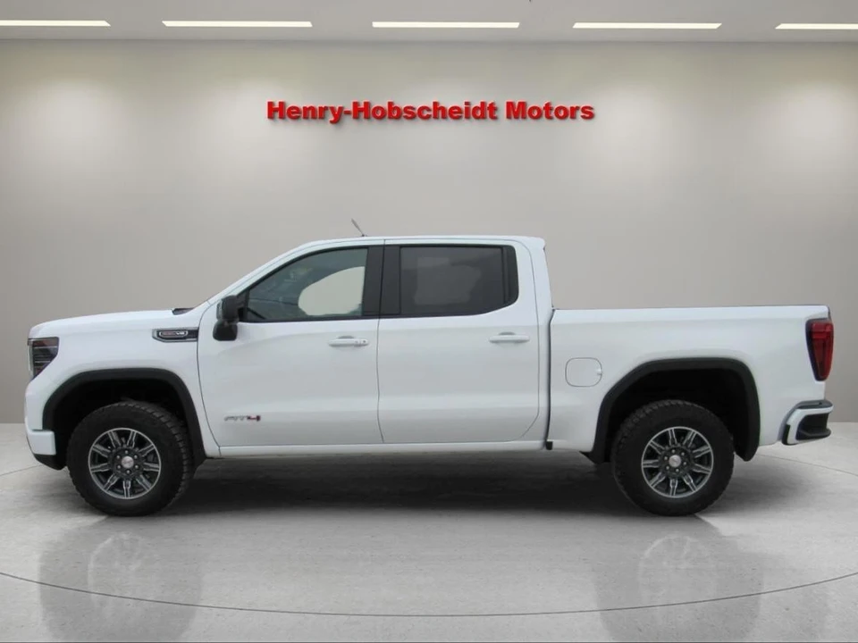 2025 GMC Sierra 5th Gen - Image 10 of 31