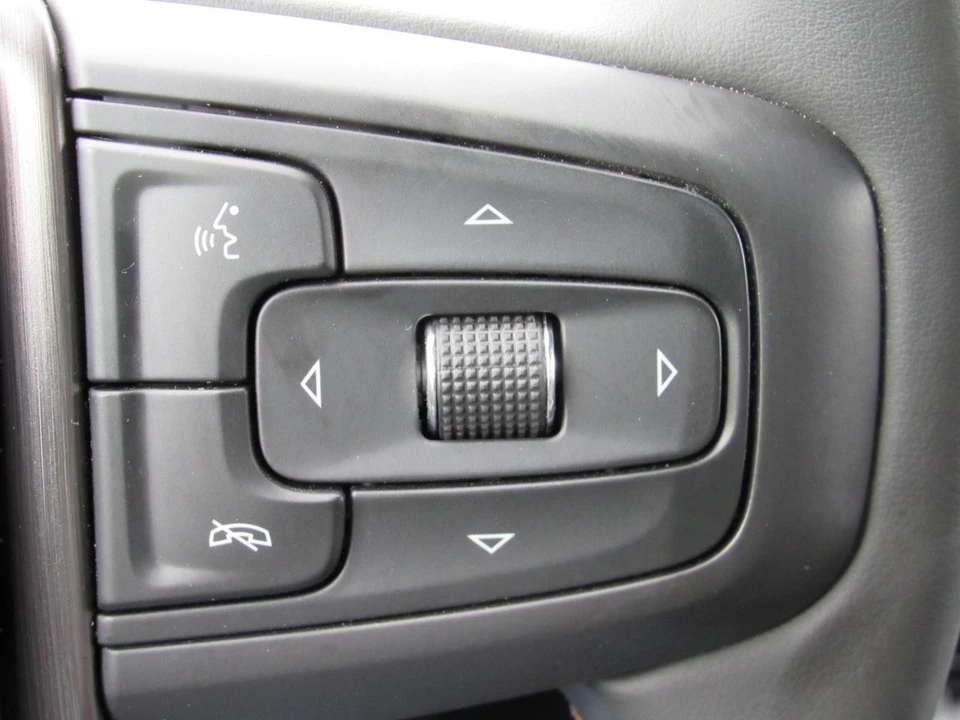 2025 GMC Sierra 5th Gen - Image 28 of 31