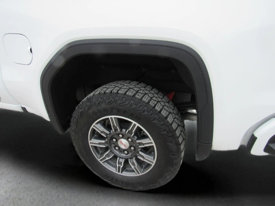 2025 GMC Sierra 5th Gen - Image 4 of 21