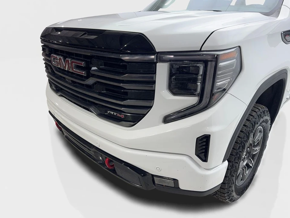 2025 GMC Sierra 5th Gen - Image 16 of 21