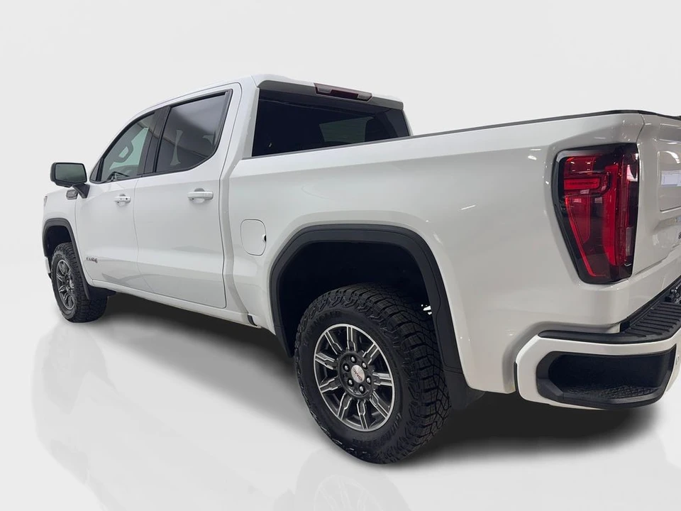2025 GMC Sierra 5th Gen - Image 14 of 21