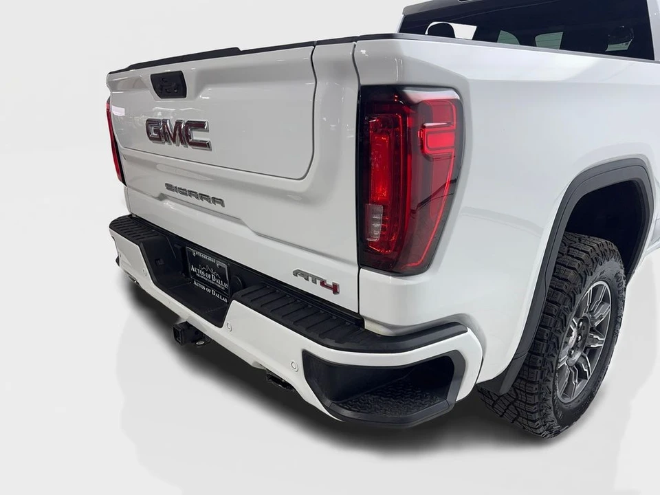 2025 GMC Sierra 5th Gen - Image 18 of 21