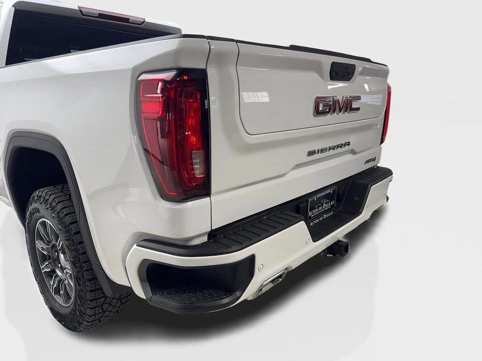 2025 GMC Sierra 5th Gen - Image 19 of 21