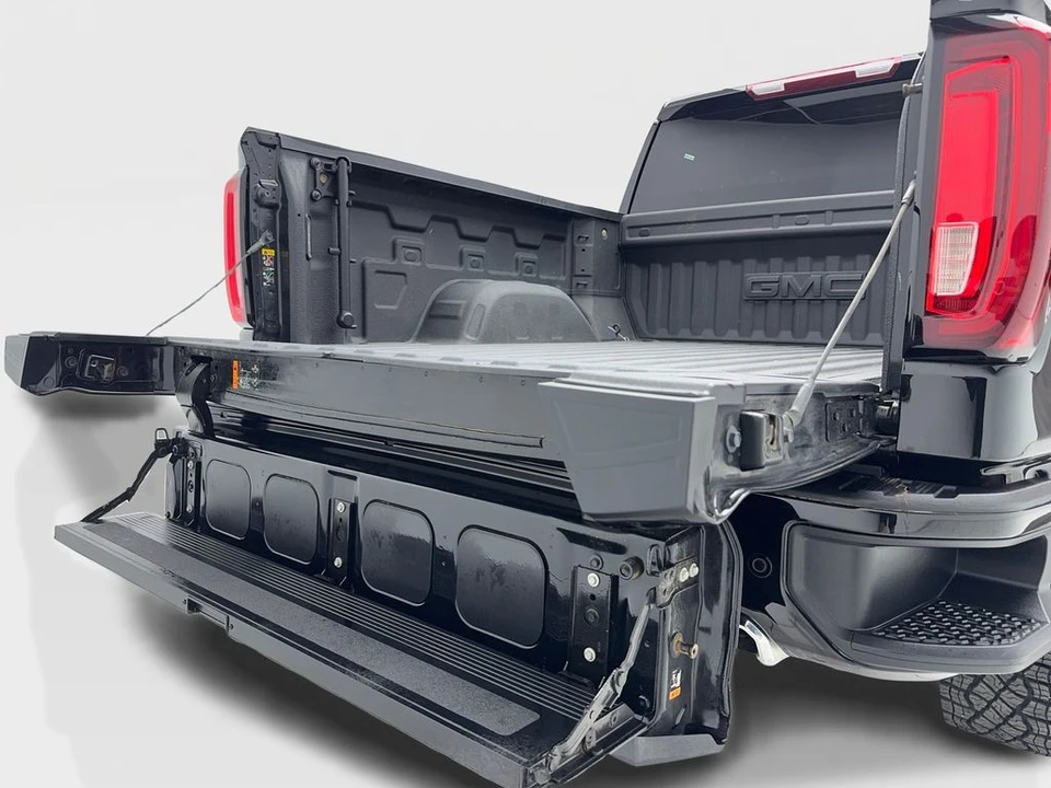 2025 GMC Sierra 5th Gen - Image 19 of 21
