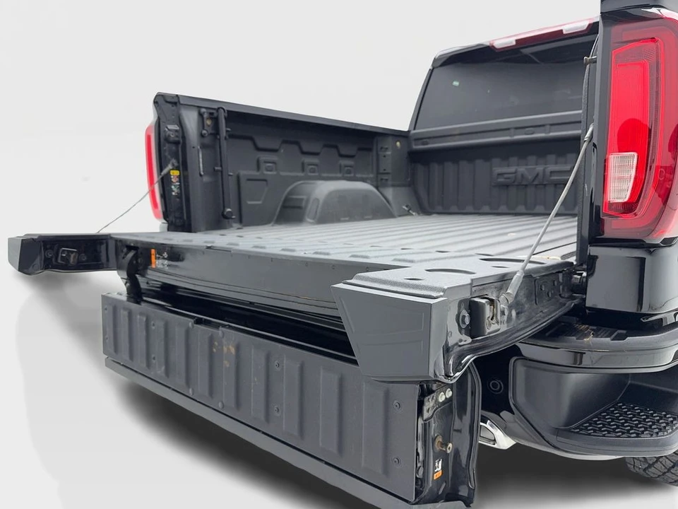2025 GMC Sierra 5th Gen - Image 18 of 21