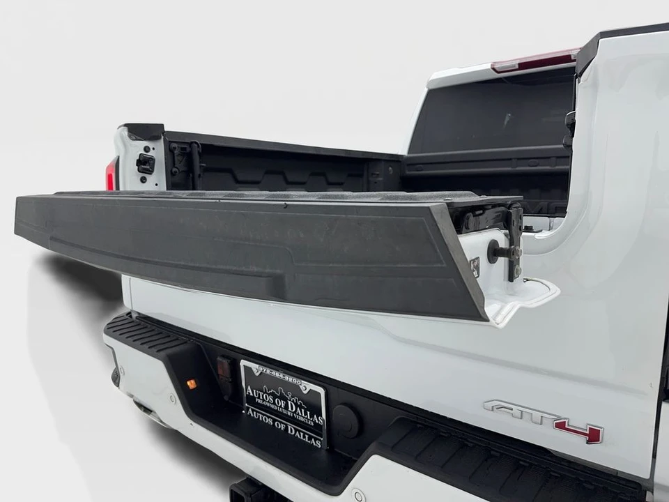 2025 GMC Sierra 5th Gen - Image 18 of 21