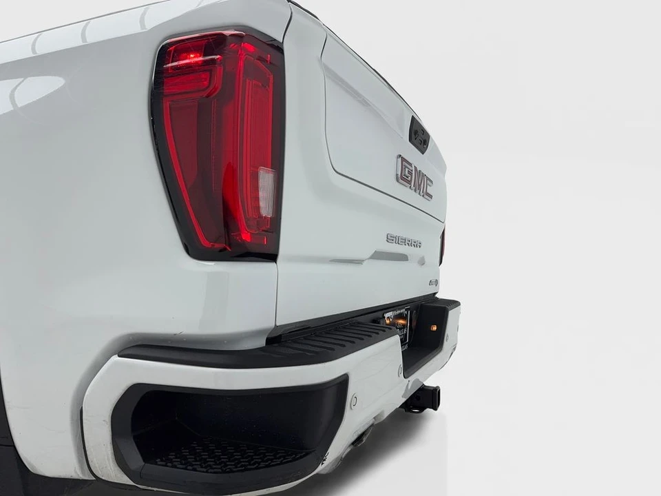 2025 GMC Sierra 5th Gen - Image 11 of 21