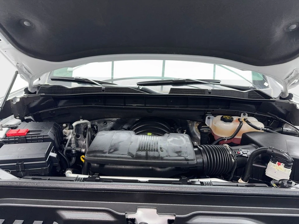 2025 GMC Sierra 5th Gen - Image 16 of 21