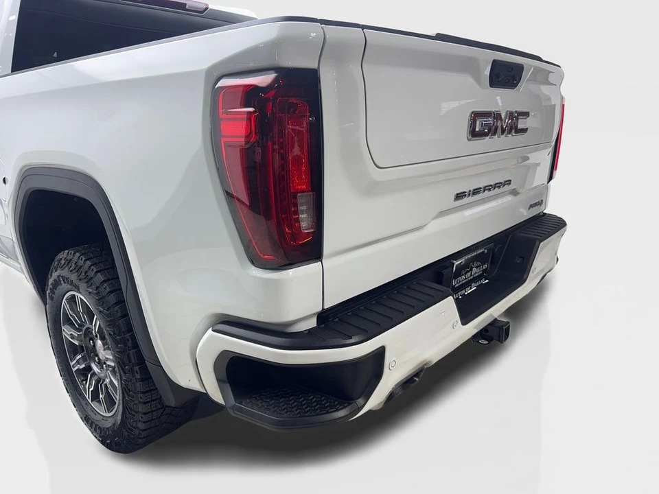 2025 GMC Sierra 5th Gen - Image 19 of 21
