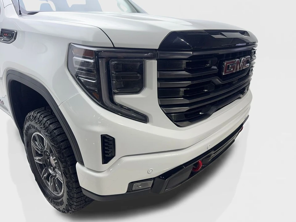 2025 GMC Sierra 5th Gen - Image 17 of 21