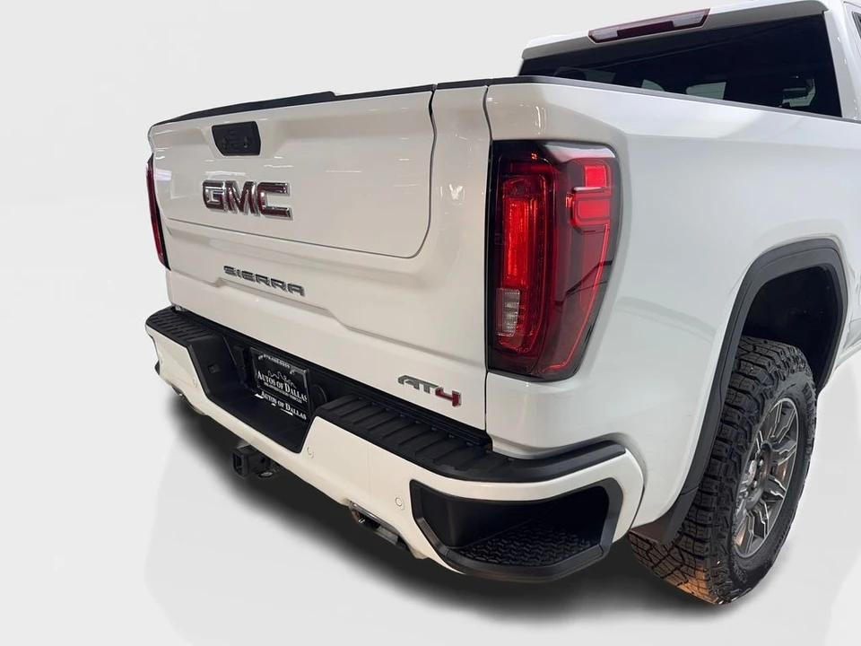 2025 GMC Sierra 5th Gen - Image 18 of 21