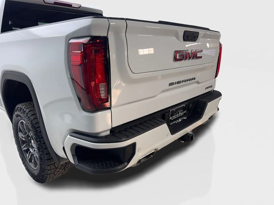 2025 GMC Sierra 5th Gen - Image 19 of 21