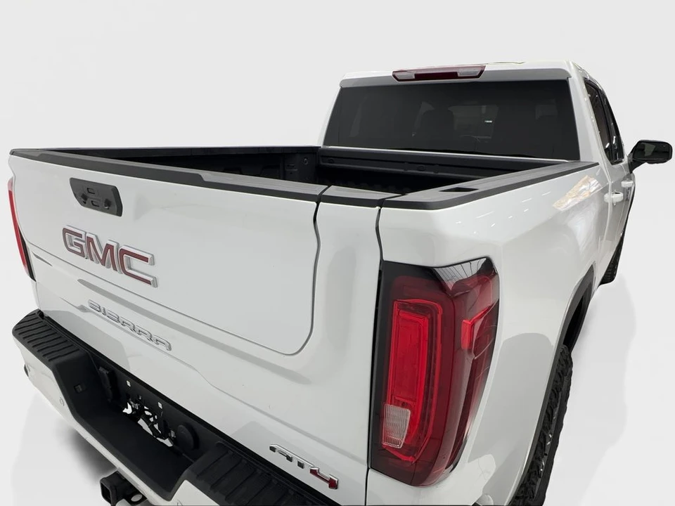 2025 GMC Sierra 5th Gen - Image 13 of 21