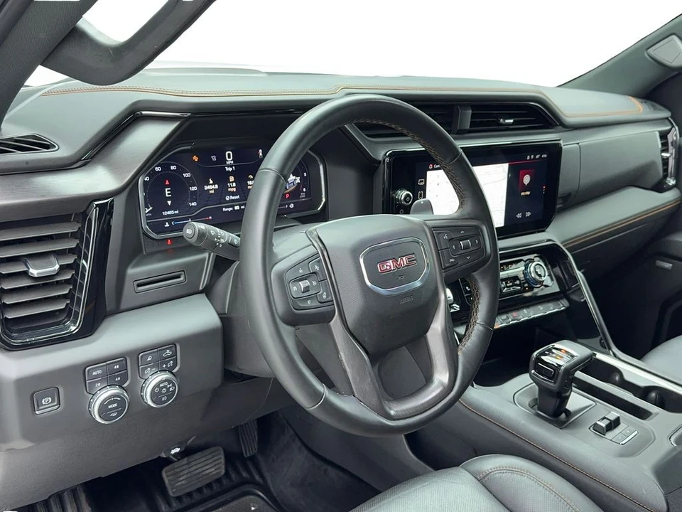 2025 GMC Sierra 5th Gen - Image 17 of 21