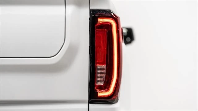 2025 GMC Sierra 5th Gen - Image 8 of 21