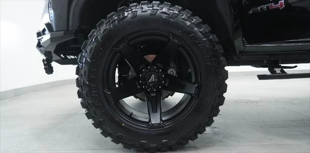 2025 GMC Sierra 5th Gen - Image 14 of 31