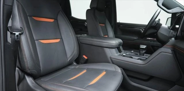 2025 GMC Sierra 5th Gen - Image 24 of 31