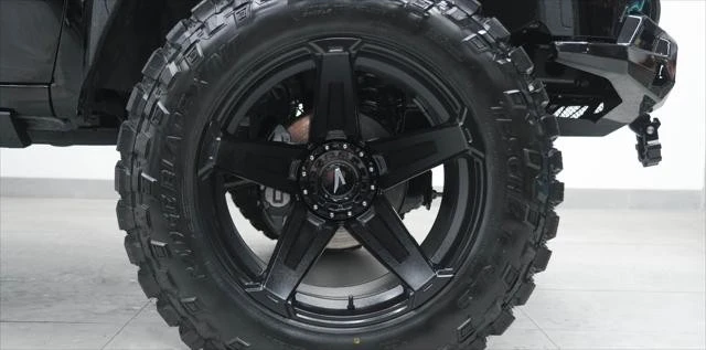 2025 GMC Sierra 5th Gen - Image 15 of 21