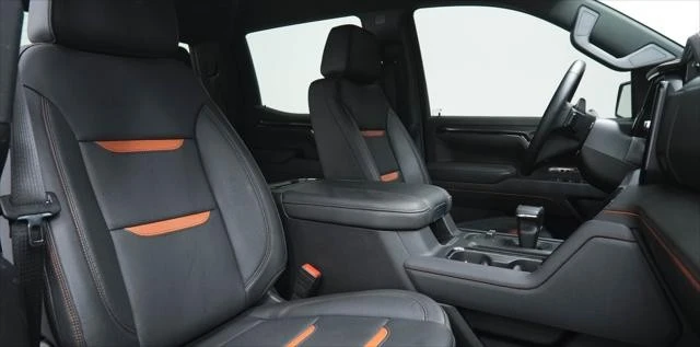 2025 GMC Sierra 5th Gen - Image 25 of 31