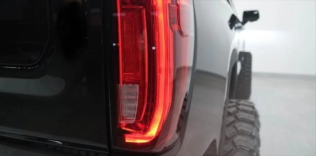 2025 GMC Sierra 5th Gen - Image 10 of 21