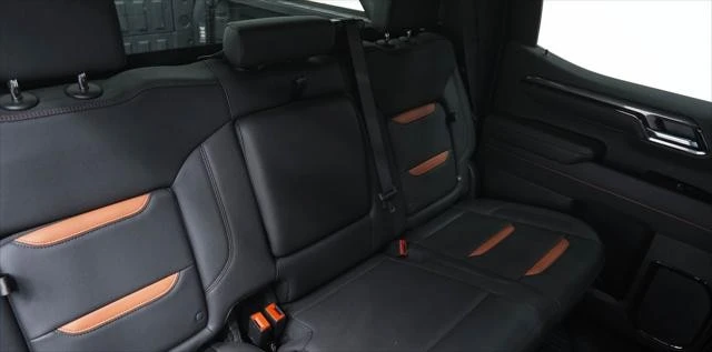 2025 GMC Sierra 5th Gen - Image 28 of 31
