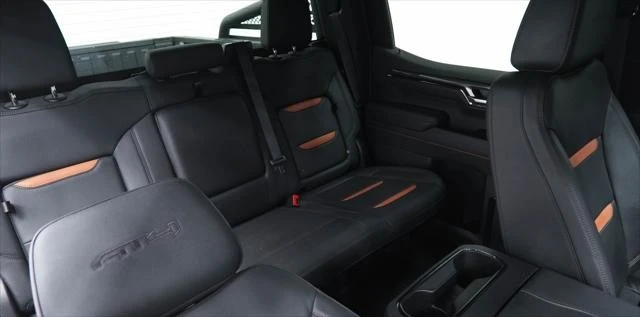 2025 GMC Sierra 5th Gen - Image 27 of 31