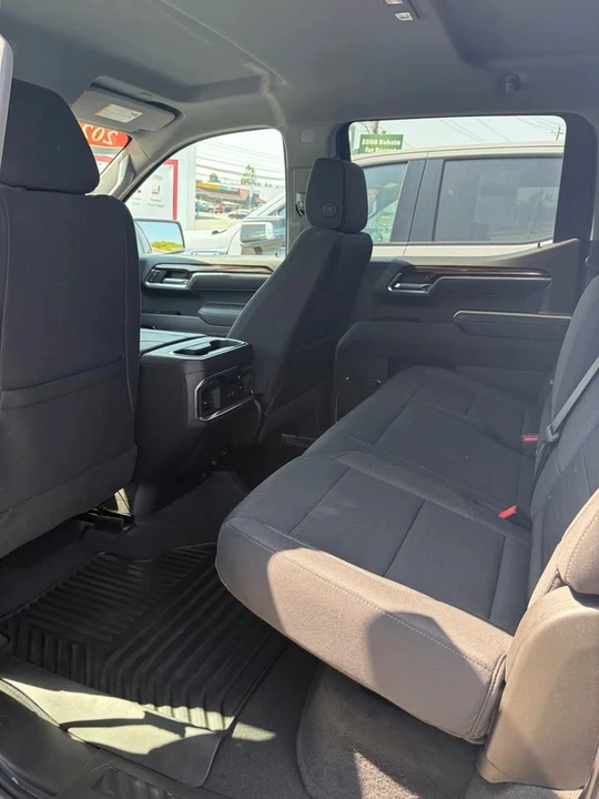 2025 GMC Sierra 5th Gen - Image 3 of 4