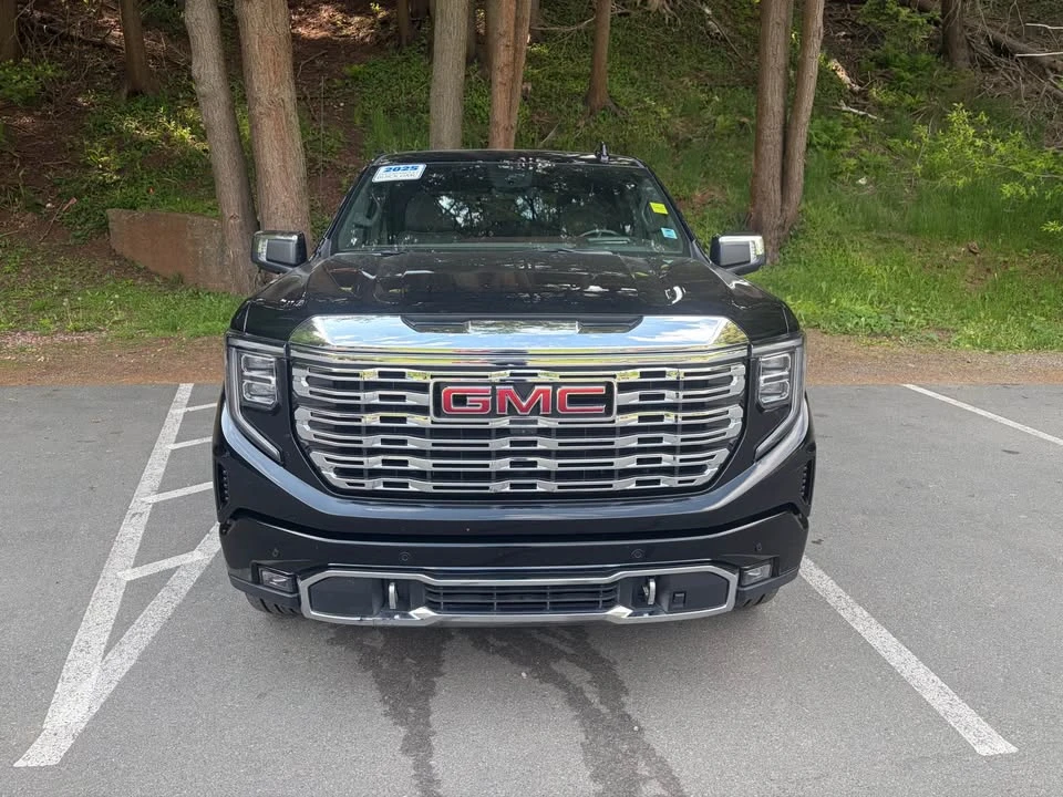 2025 GMC Sierra 5th Gen - Image 3 of 13