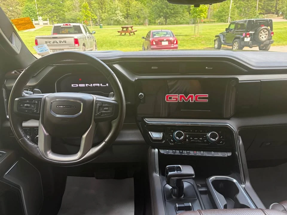 2025 GMC Sierra 5th Gen - Image 9 of 13