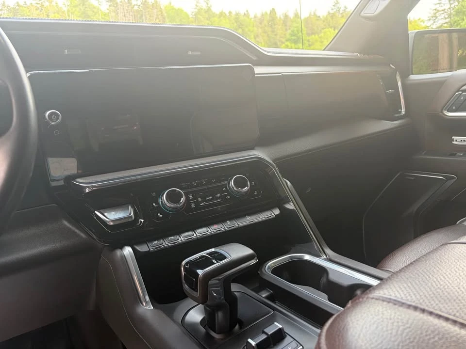 2025 GMC Sierra 5th Gen - Image 11 of 13