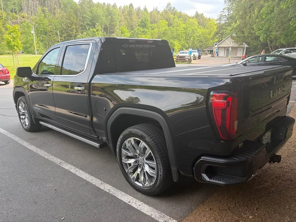2025 GMC Sierra 5th Gen - Image 5 of 13