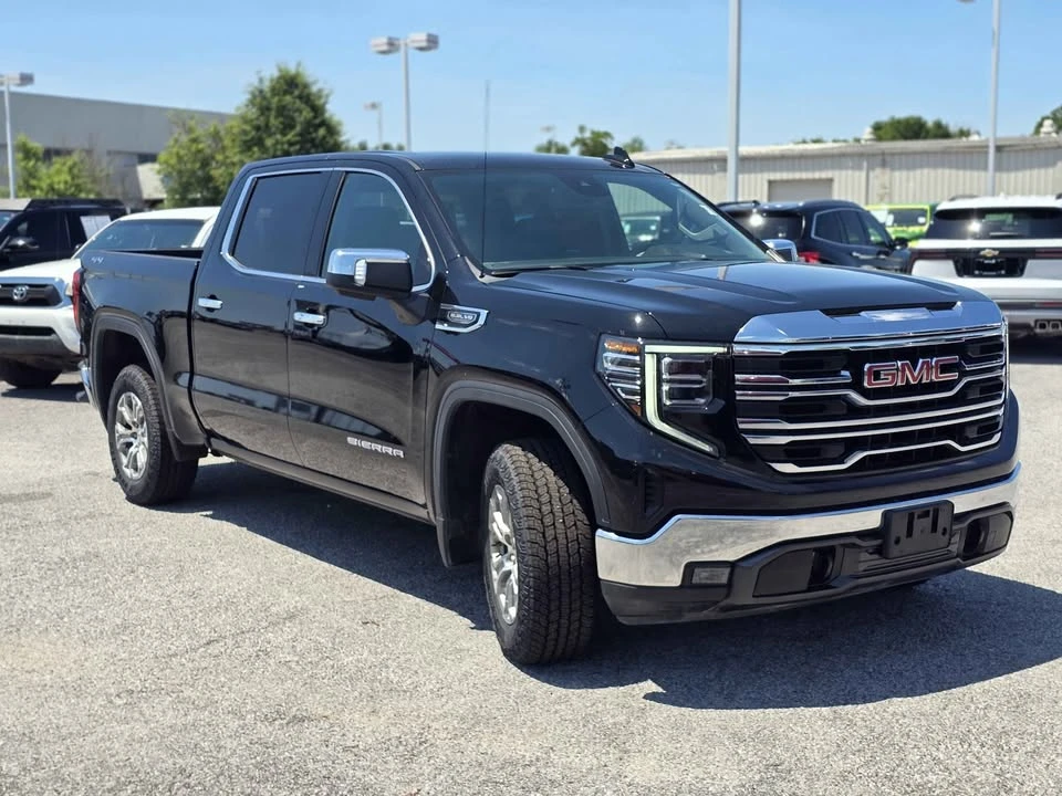 2025 GMC Sierra 5th Gen - Image 2 of 11