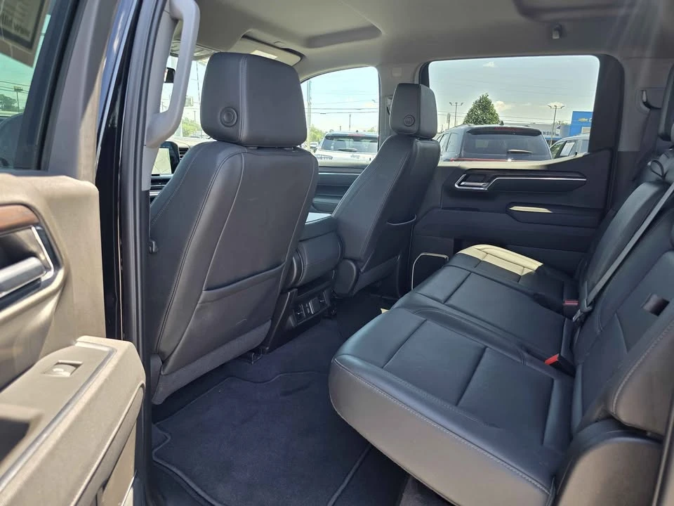 2025 GMC Sierra 5th Gen - Image 5 of 11