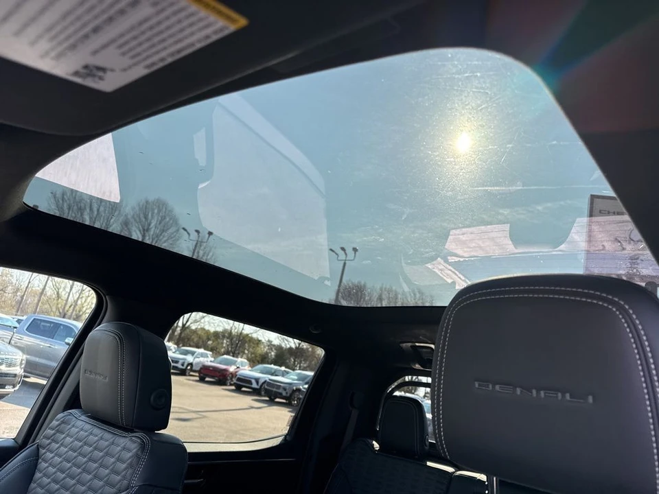 2025 GMC Sierra 5th Gen - Image 12 of 21