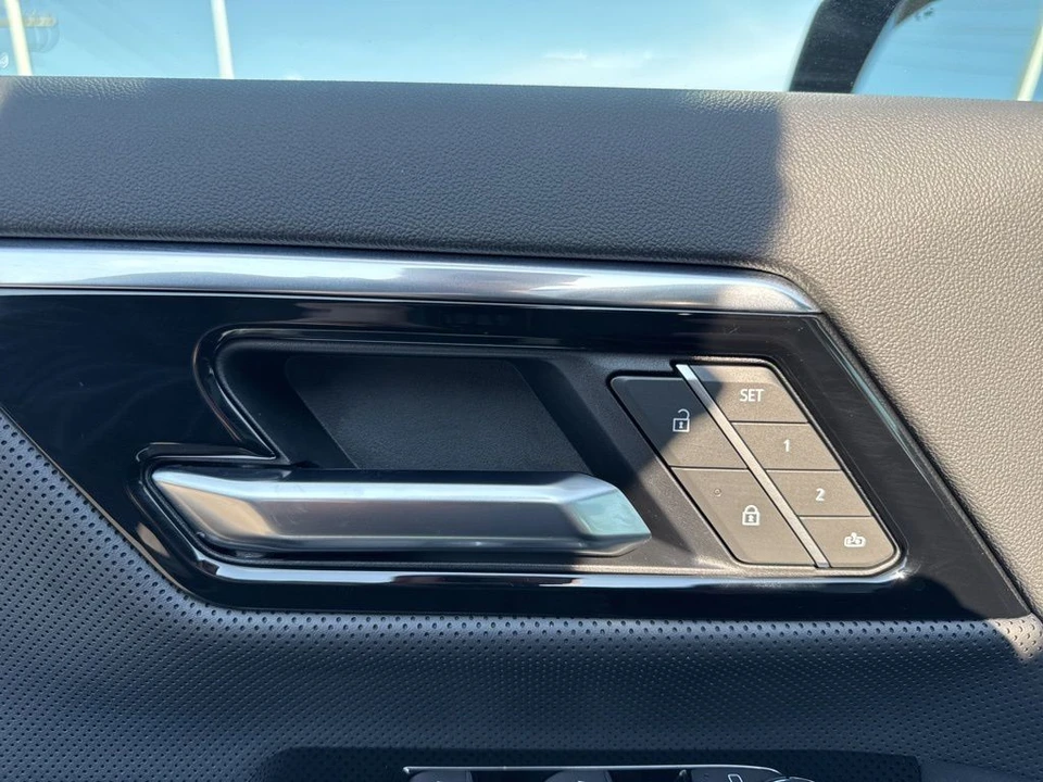 2025 GMC Sierra 5th Gen - Image 11 of 21