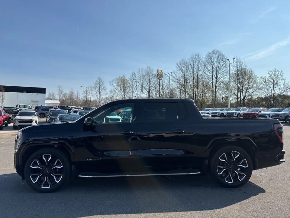 2025 GMC Sierra 5th Gen - Image 2 of 21