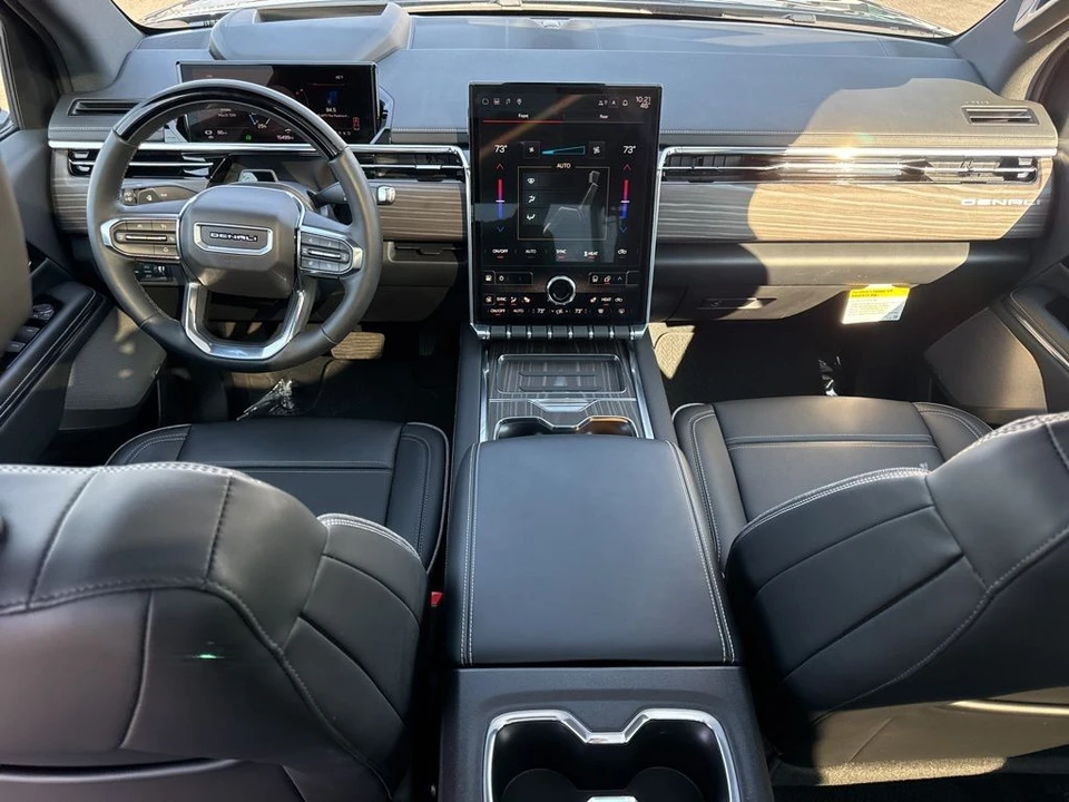 2025 GMC Sierra 5th Gen - Image 14 of 21