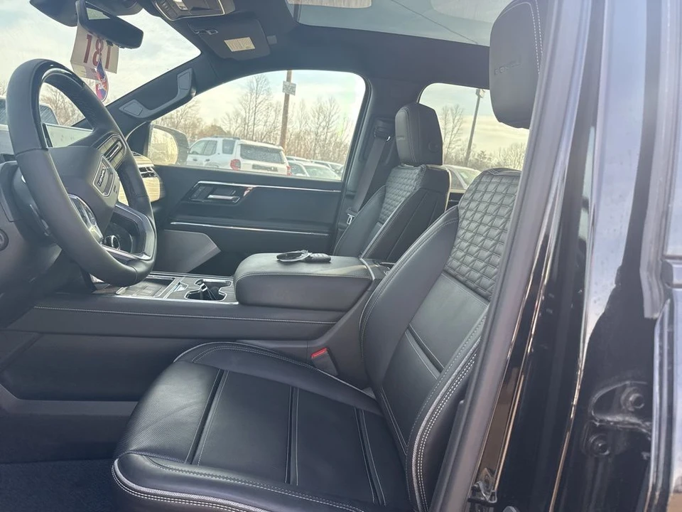 2025 GMC Sierra 5th Gen - Image 5 of 8