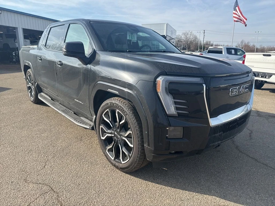 2025 GMC Sierra 5th Gen - Image 4 of 8