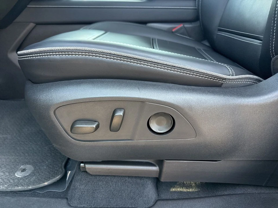 2025 GMC Sierra 5th Gen - Image 10 of 21