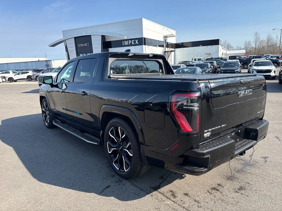 2025 GMC Sierra 5th Gen - Image 3 of 21